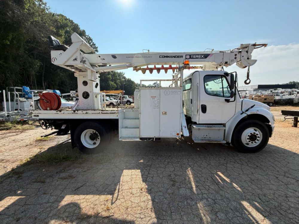 Terex Commander 4047 Digger Derrick on 2016 Freightliner M2106 4x2