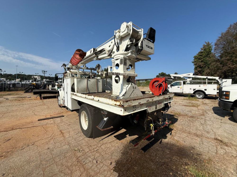Terex Commander 4047 Digger Derrick on 2016 Freightliner M2106 4x2