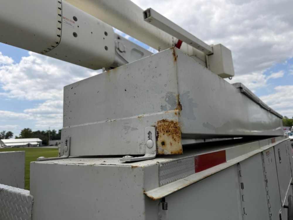 2007 Int'l 4300 Terex HRX-55 Material Handler Bucket Truck
