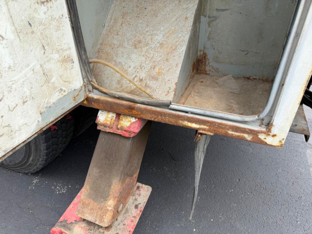 2007 Int'l 4300 Terex HRX-55 Material Handler Bucket Truck
