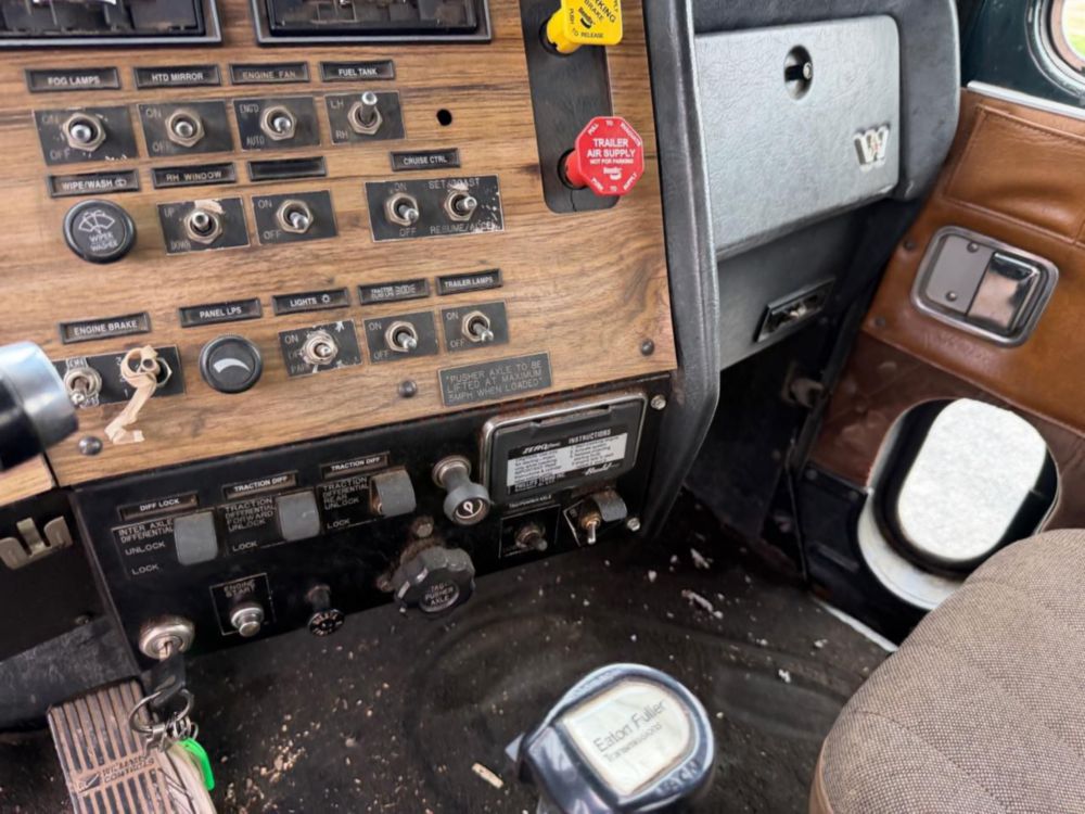 1995 Westernstar 4900 Log Loader Truck