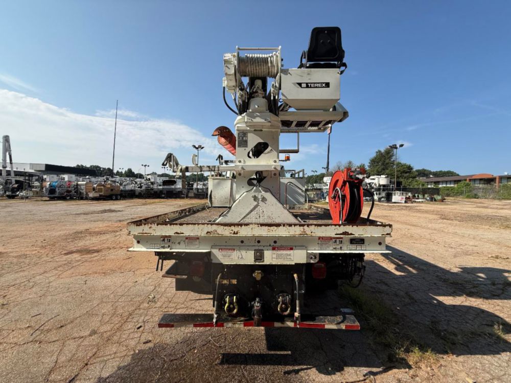 Terex Commander 4047 Digger Derrick on 2016 Freightliner M2106 4x2