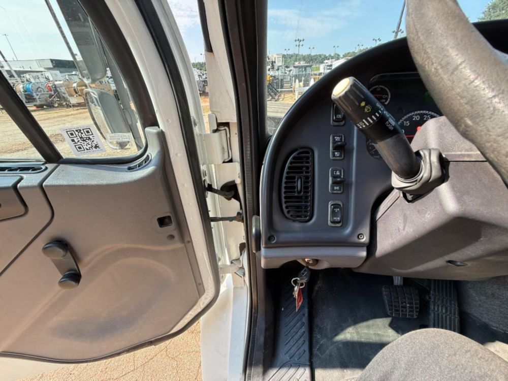 Terex Commander 4047 Digger Derrick on 2016 Freightliner M2106 4x2