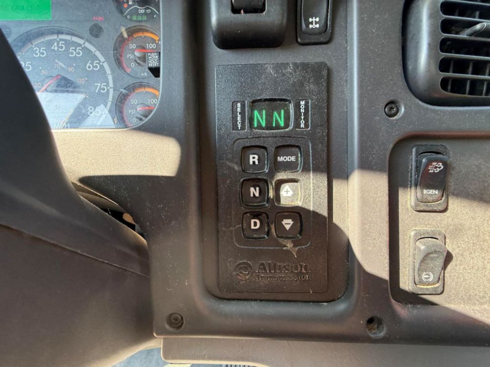 Terex Commander 4047 Digger Derrick on 2016 Freightliner M2106 4x2