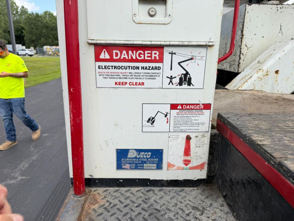 2007 Int'l 4300 Terex HRX-55 Material Handler Bucket Truck