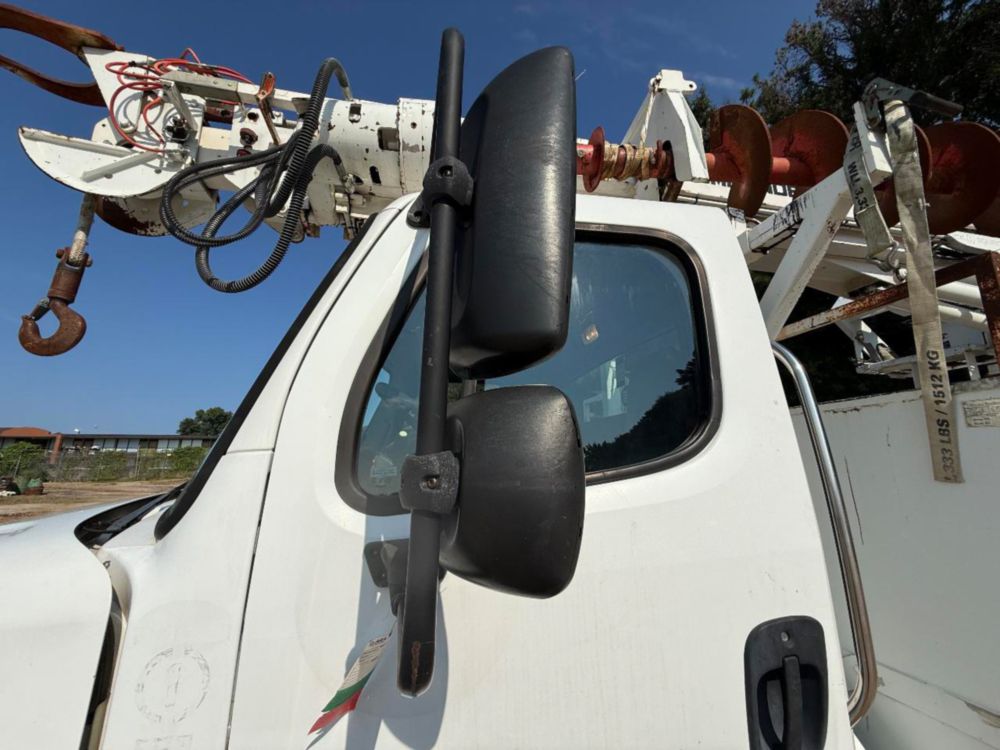 Terex Commander 4047 Digger Derrick on 2016 Freightliner M2106 4x2