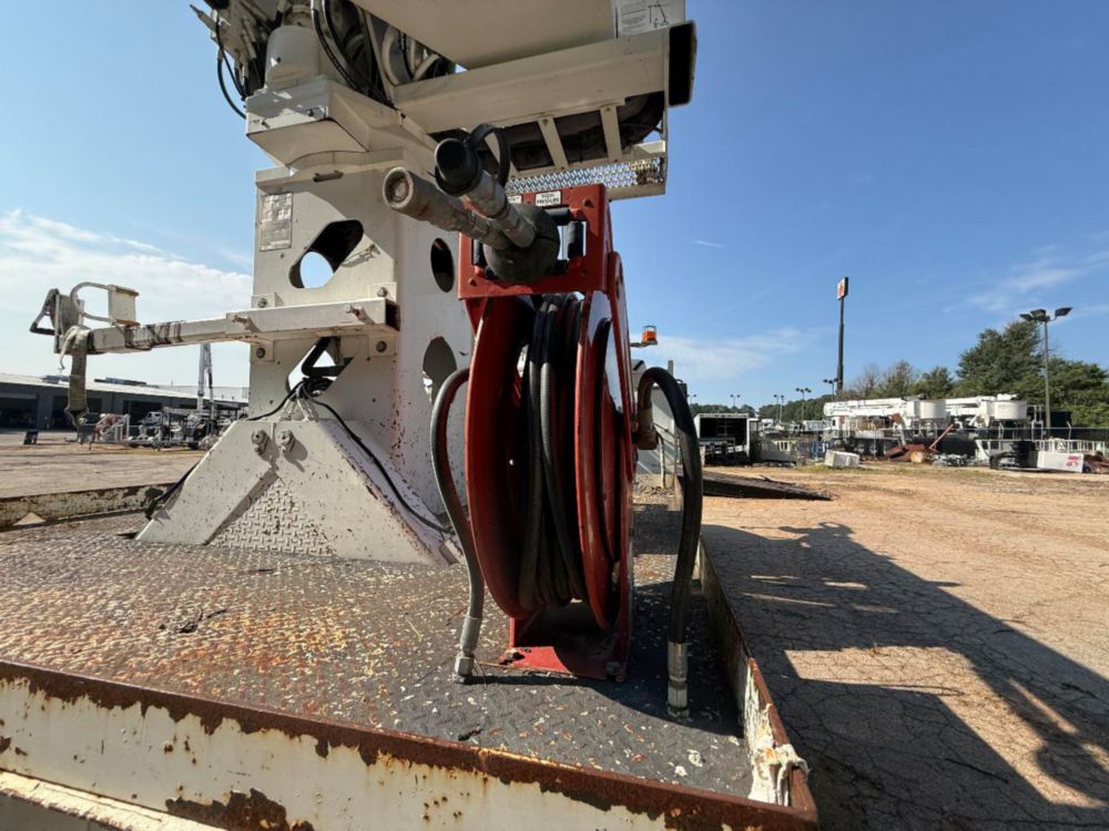 Terex Commander 4047 Digger Derrick on 2016 Freightliner M2106 4x2
