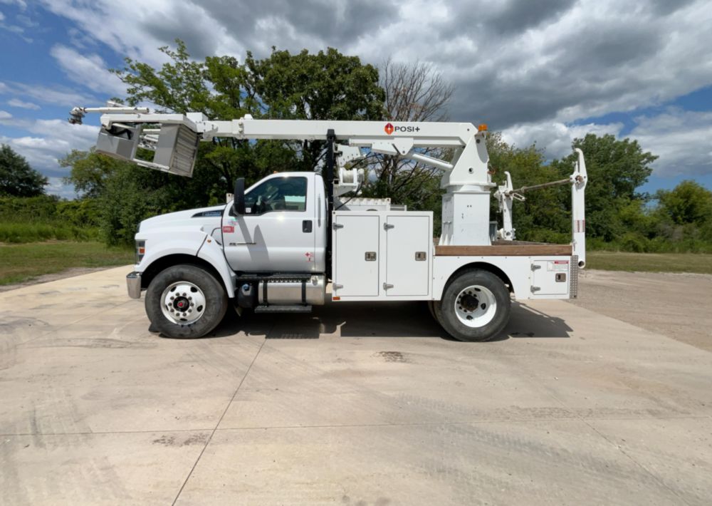 2023 Ford F-750 4x2 Posi+ 800-40 Cable Placer
