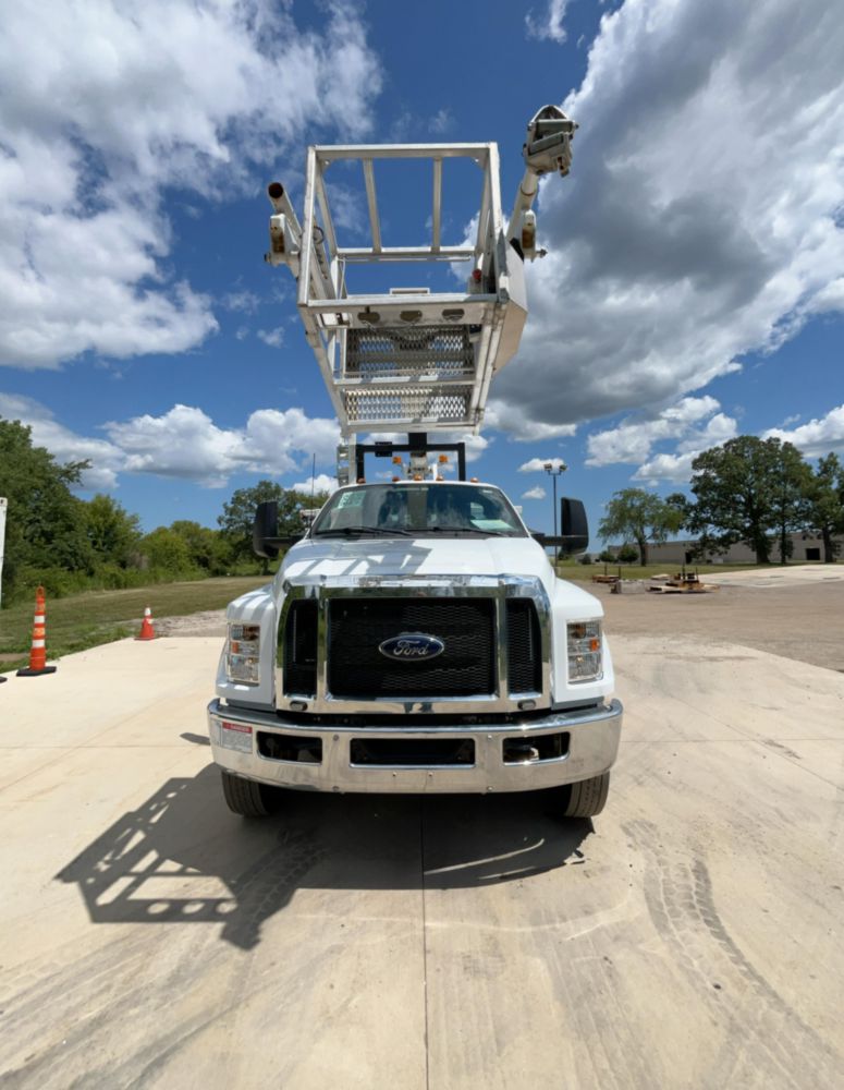 2023 Ford F-750 4x2 Posi+ 800-40 Cable Placer