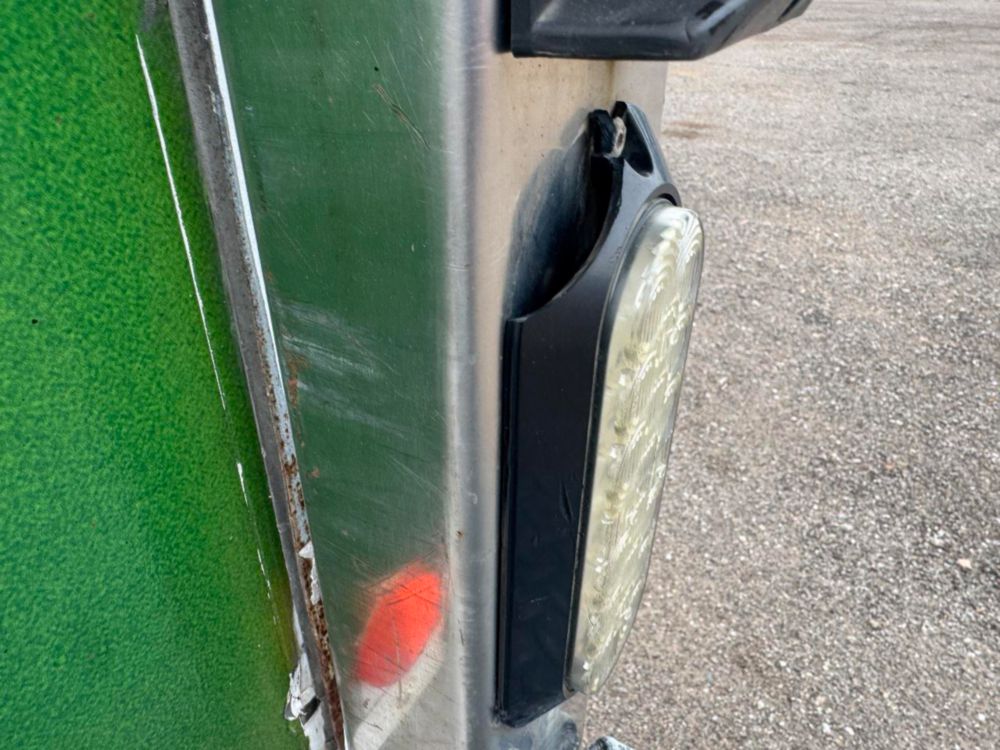 2016 Isuzu NPR-HD 4x2 Box Truck