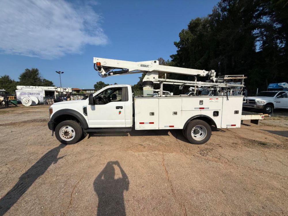 Versalift STP-36-NE Cable Placer on 2019 Ford F550 4x2