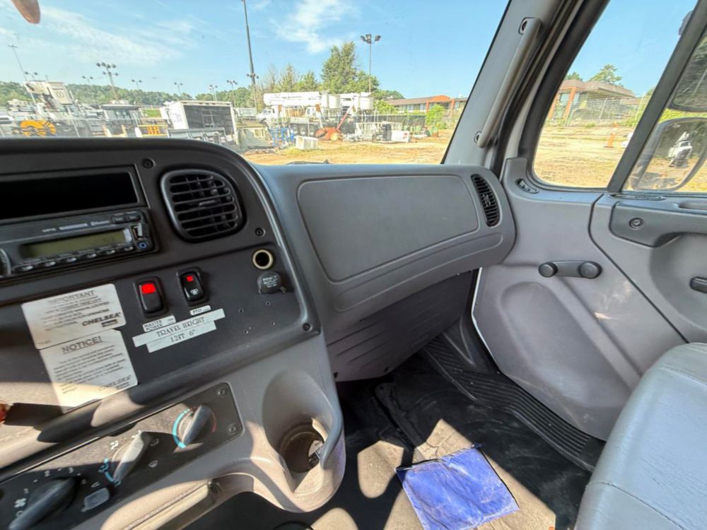 Terex Commander 4047 Digger Derrick on 2016 Freightliner M2106 4x2