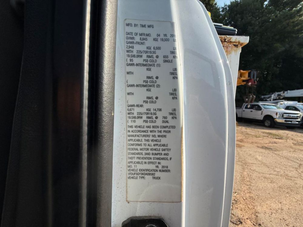 Versalift STP-36-NE Cable Placer on 2019 Ford F550 4x2