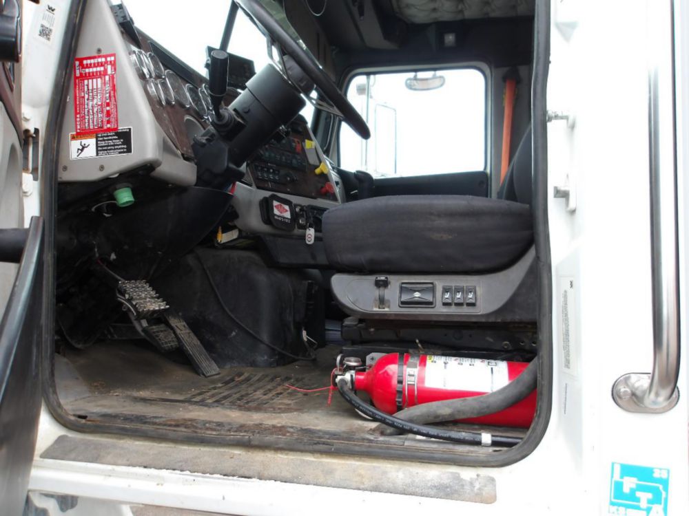 2019 Westernstar 4700 SB Rotobec Elite 910 Tandem Grapple Truck