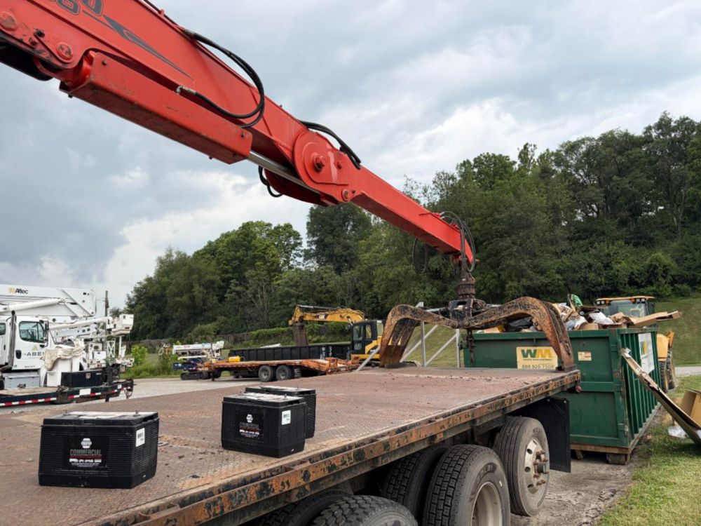 2016 Quad Serco 230 Grapple Truck
