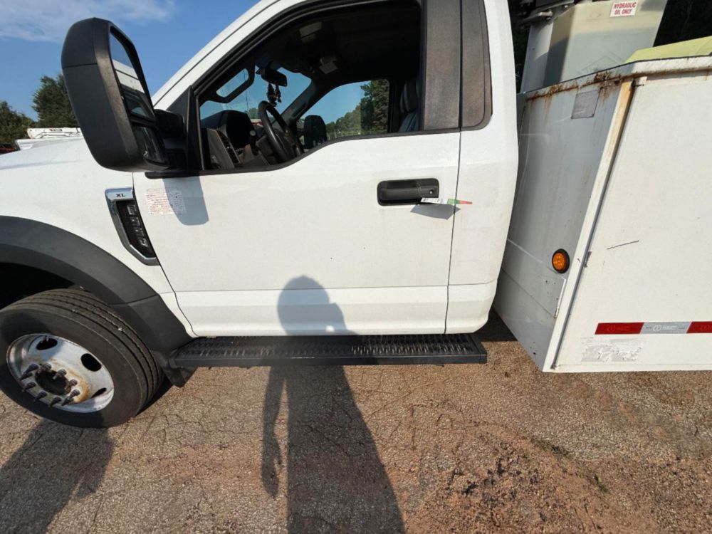 Versalift STP-36-NE Cable Placer on 2019 Ford F550 4x2