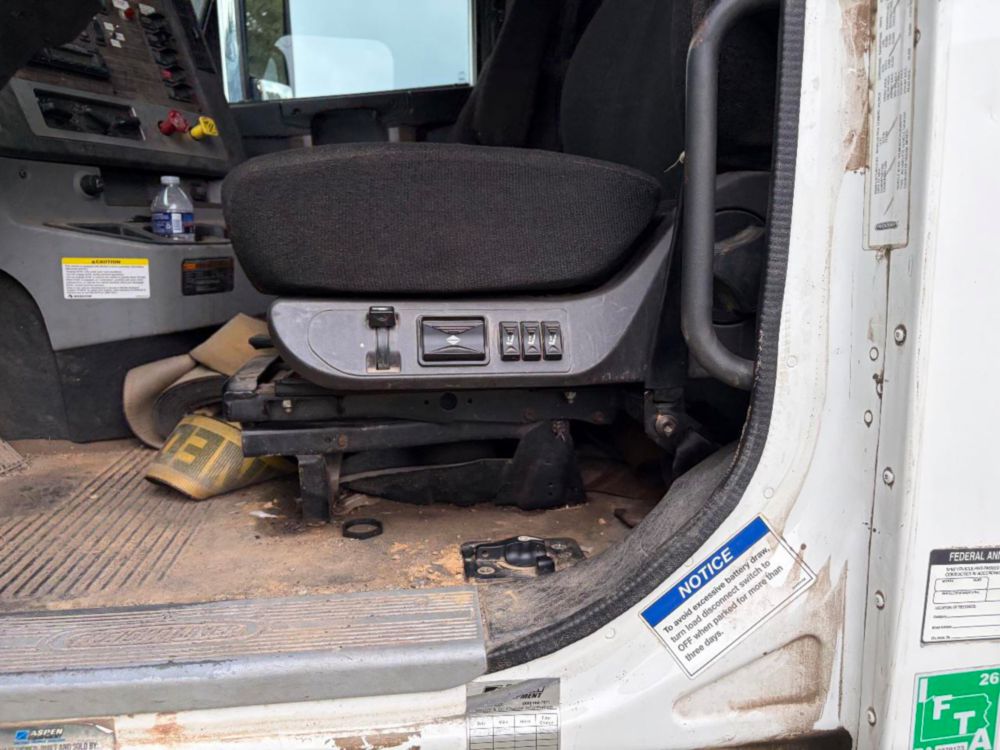 2016 Quad Serco 230 Grapple Truck