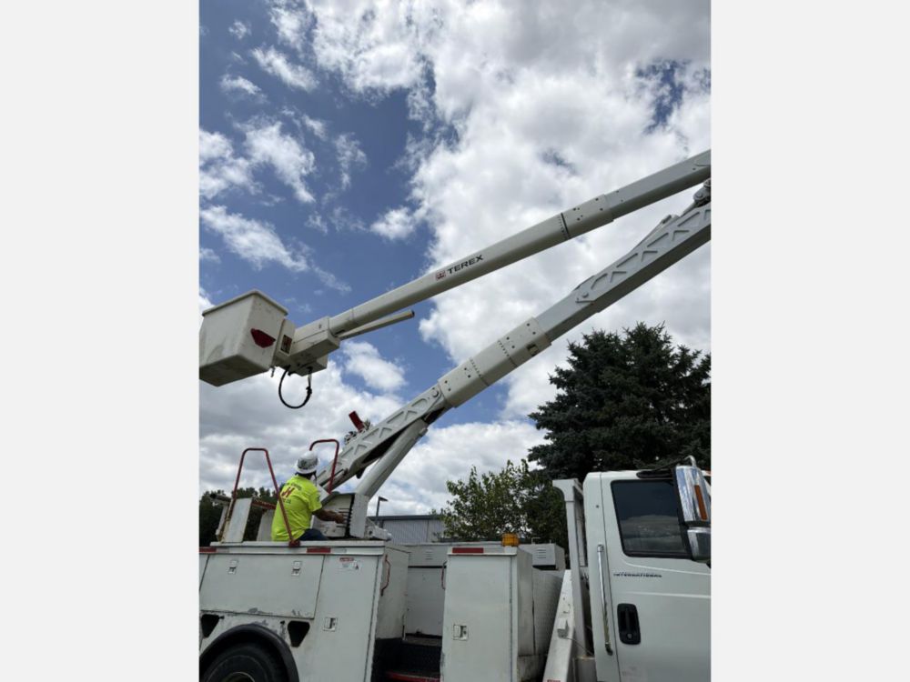 2007 Int'l 4300 Terex HRX-55 Material Handler Bucket Truck