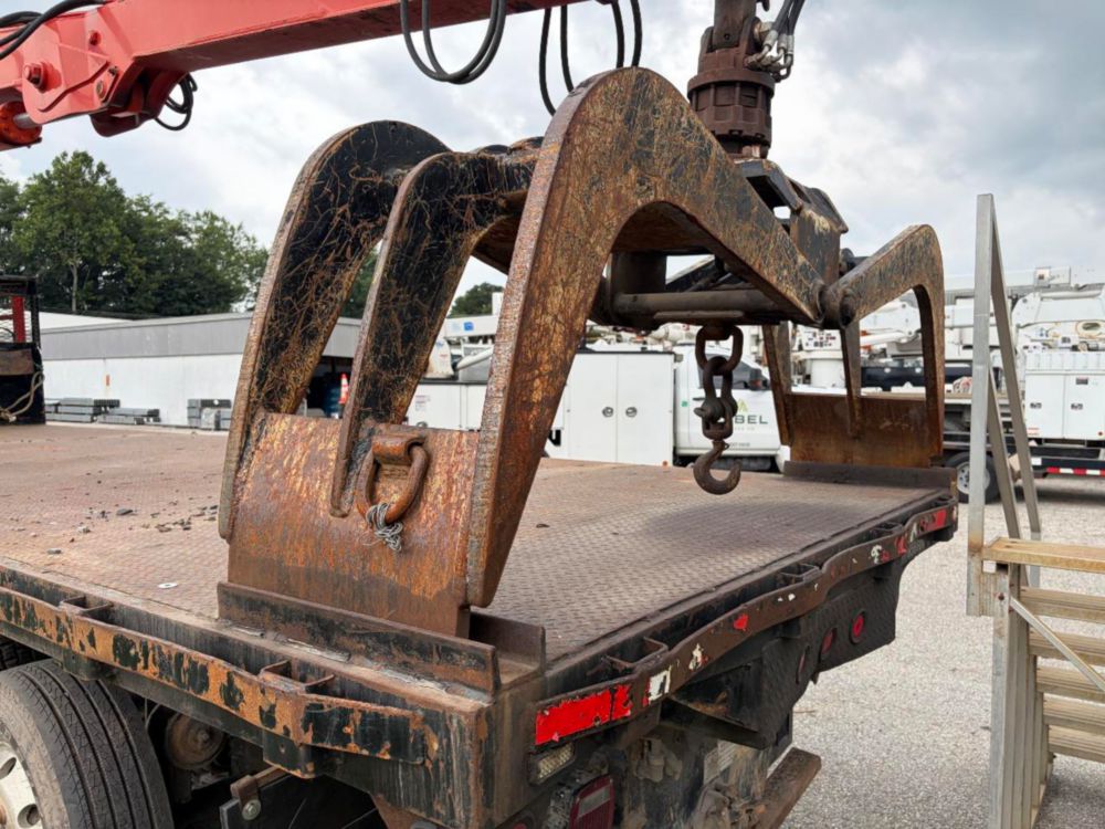 2016 Quad Serco 230 Grapple Truck