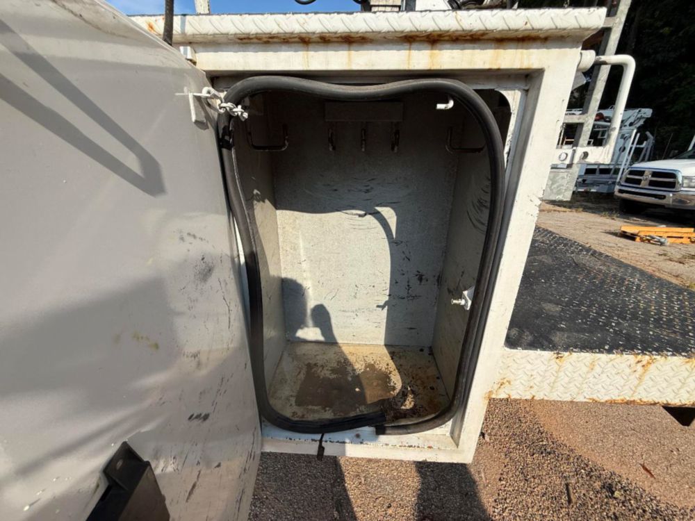 Versalift STP-36-NE Cable Placer on 2019 Ford F550 4x2