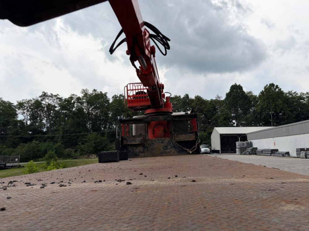 2016 Quad Serco 230 Grapple Truck