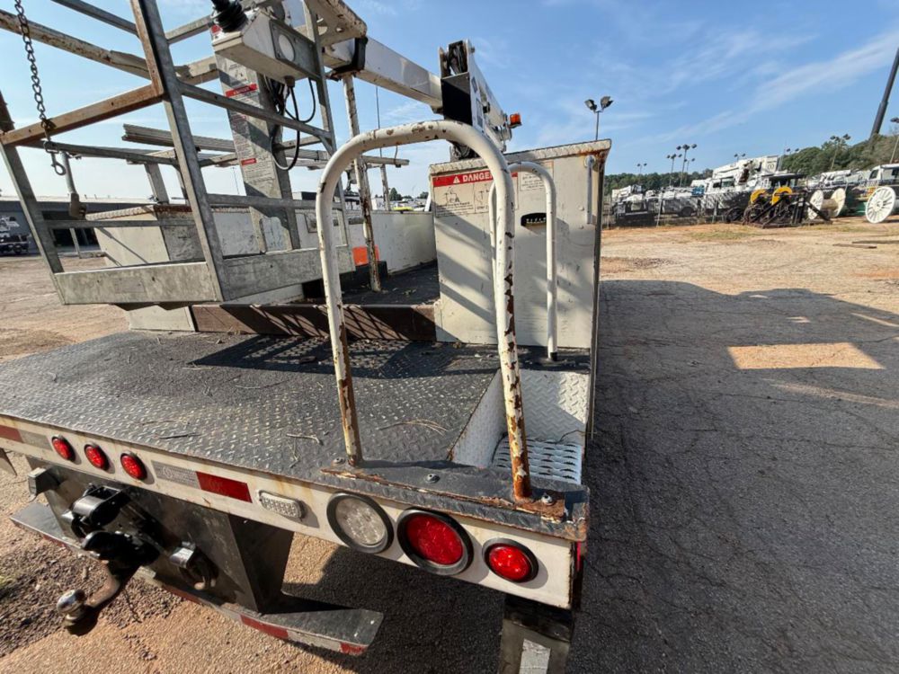 Versalift STP-36-NE Cable Placer on 2019 Ford F550 4x2