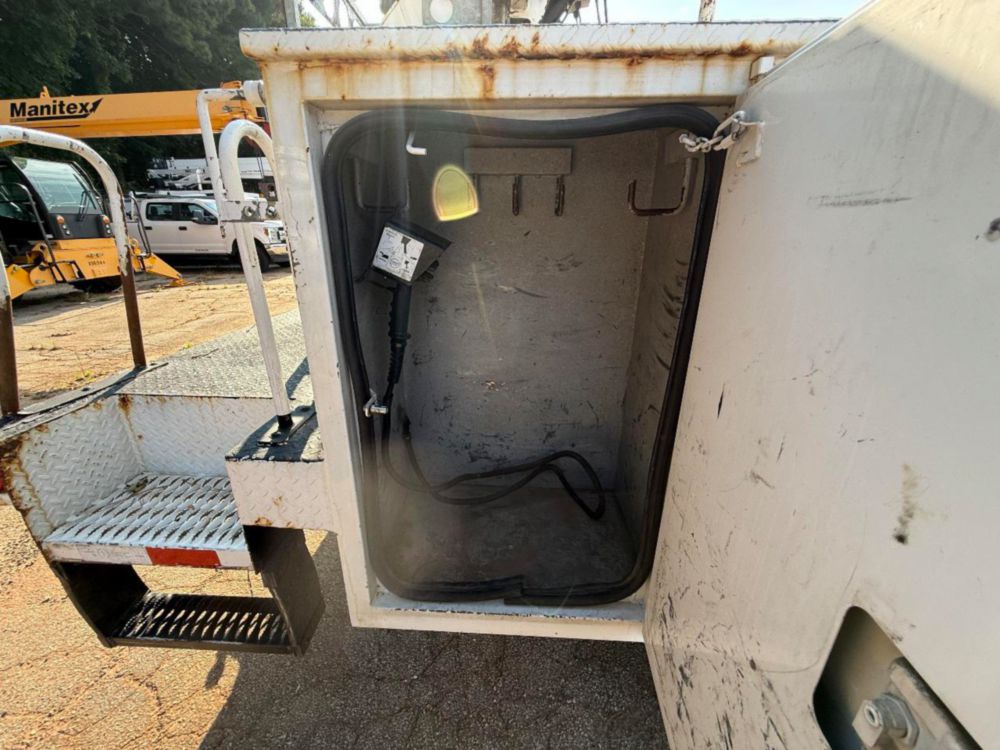 Versalift STP-36-NE Cable Placer on 2019 Ford F550 4x2