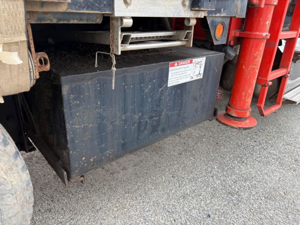 2016 Quad Serco 230 Grapple Truck