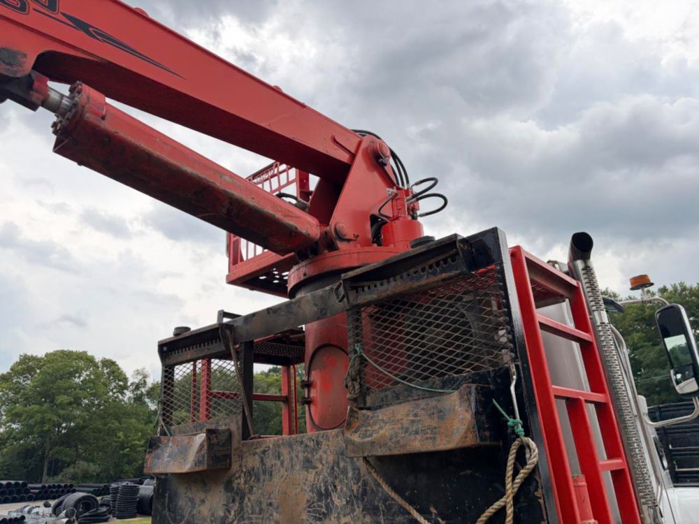 2016 Quad Serco 230 Grapple Truck