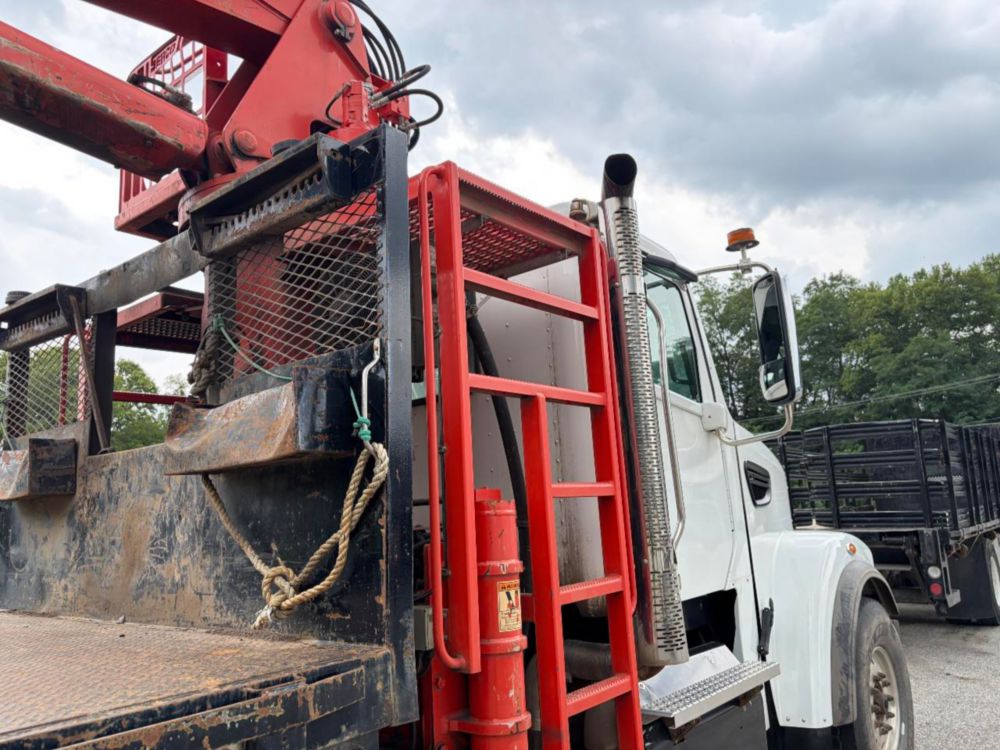 2016 Quad Serco 230 Grapple Truck