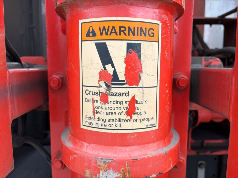 2016 Quad Serco 230 Grapple Truck