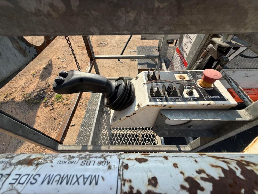Versalift STP-36-NE Cable Placer on 2019 Ford F550 4x2