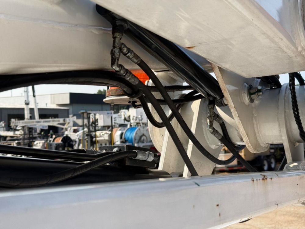 Versalift STP-36-NE Cable Placer on 2019 Ford F550 4x2