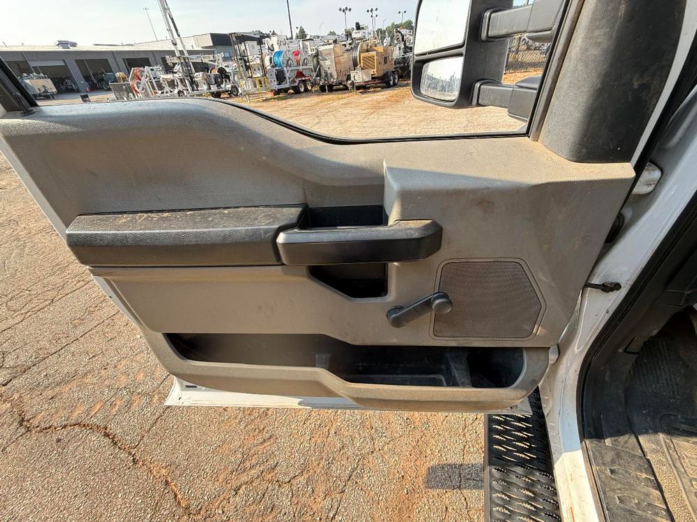 Versalift STP-36-NE Cable Placer on 2019 Ford F550 4x2