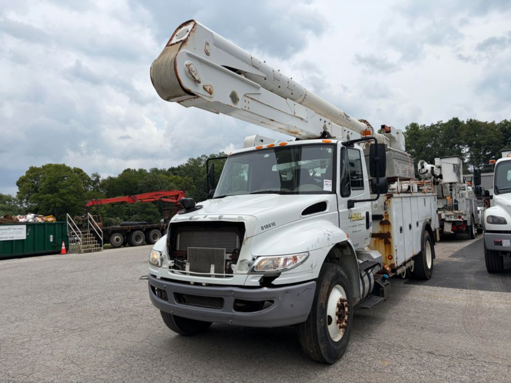 2016 Single Altec AA55 Bucket Truck