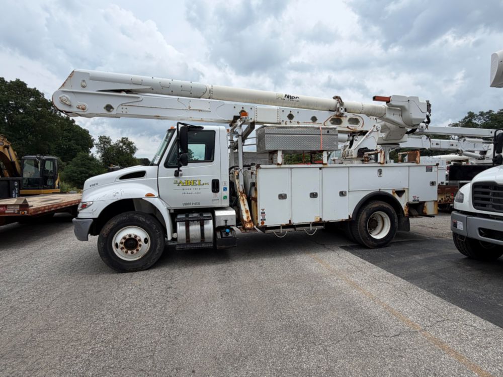2016 Single Altec AA55 Bucket Truck