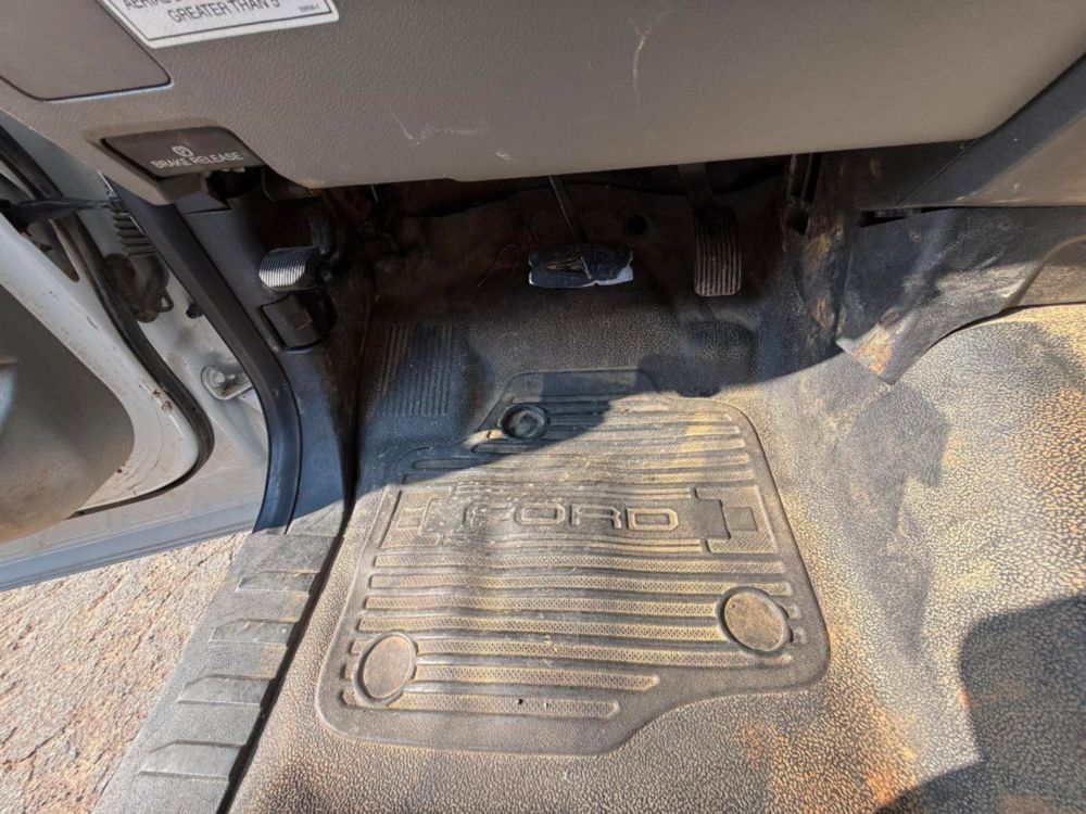 Versalift STP-36-NE Cable Placer on 2019 Ford F550 4x2