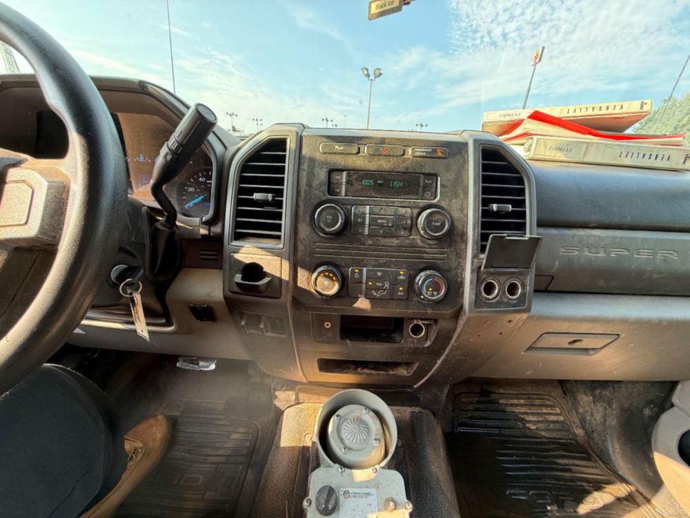 Versalift STP-36-NE Cable Placer on 2019 Ford F550 4x2