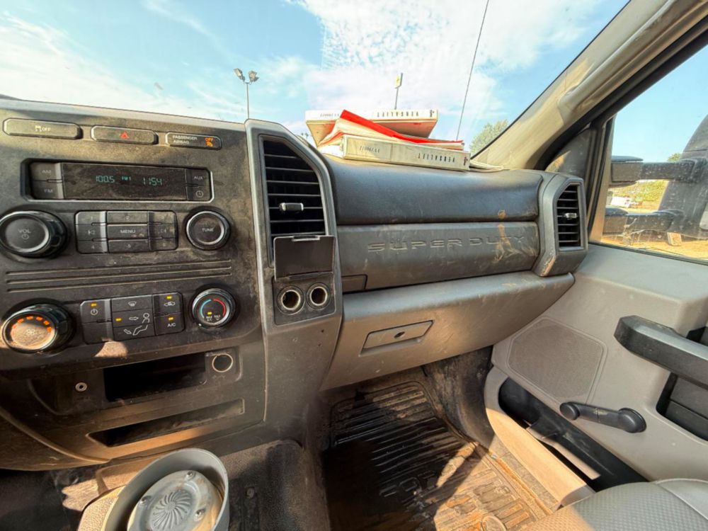 Versalift STP-36-NE Cable Placer on 2019 Ford F550 4x2