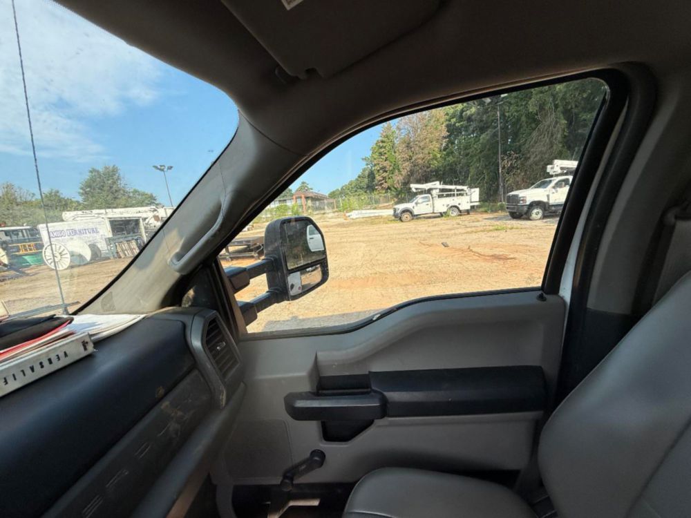 Versalift STP-36-NE Cable Placer on 2019 Ford F550 4x2