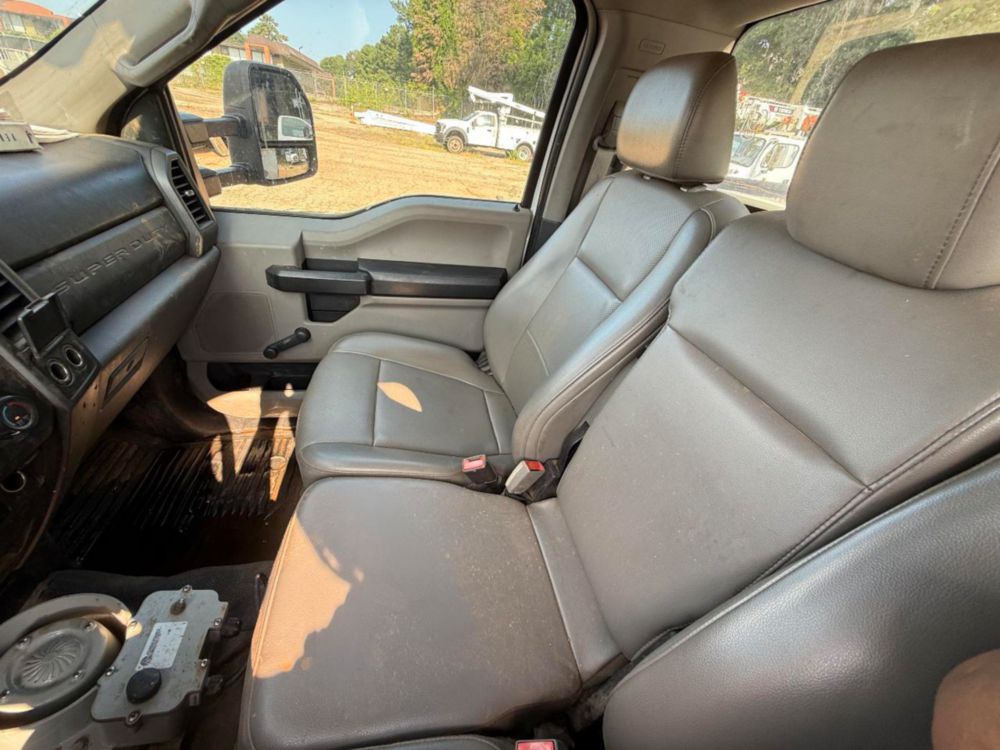 Versalift STP-36-NE Cable Placer on 2019 Ford F550 4x2