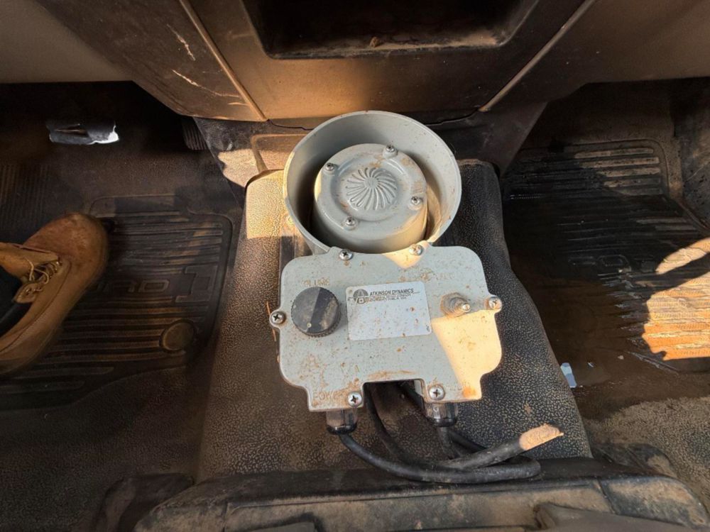 Versalift STP-36-NE Cable Placer on 2019 Ford F550 4x2