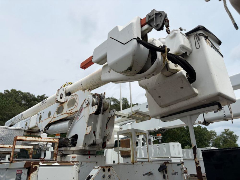 2016 Single Altec AA55 Bucket Truck