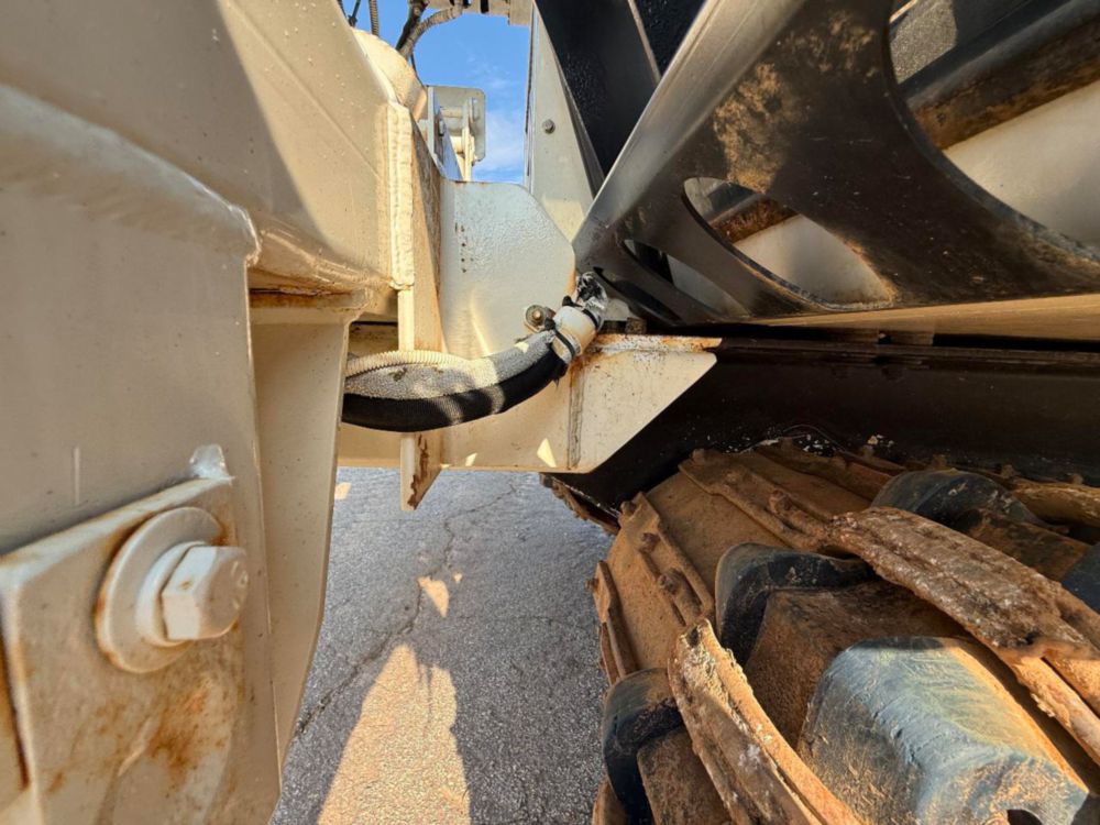 Terex Commander 4047 Track Digger Derrick on 2010 Prinoth GT1600 Track