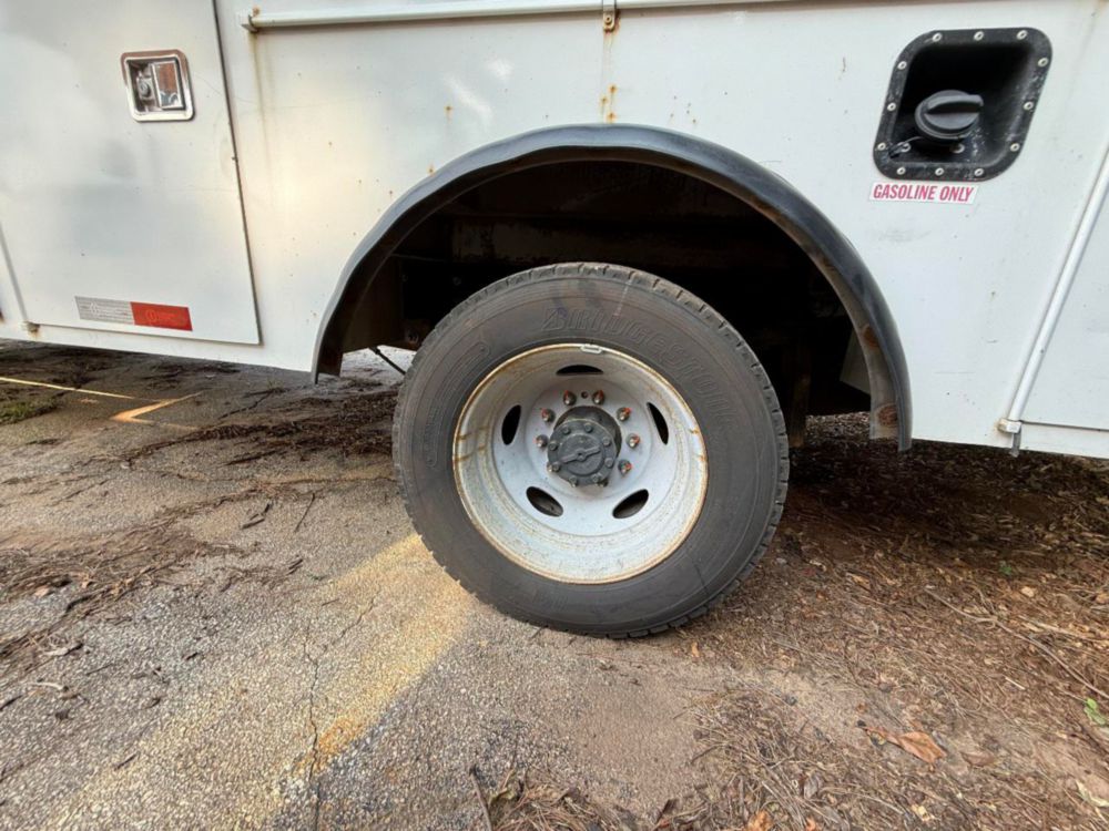 Versalift STP-36-NE Cable Placer on 2019 Ford F550 4x2