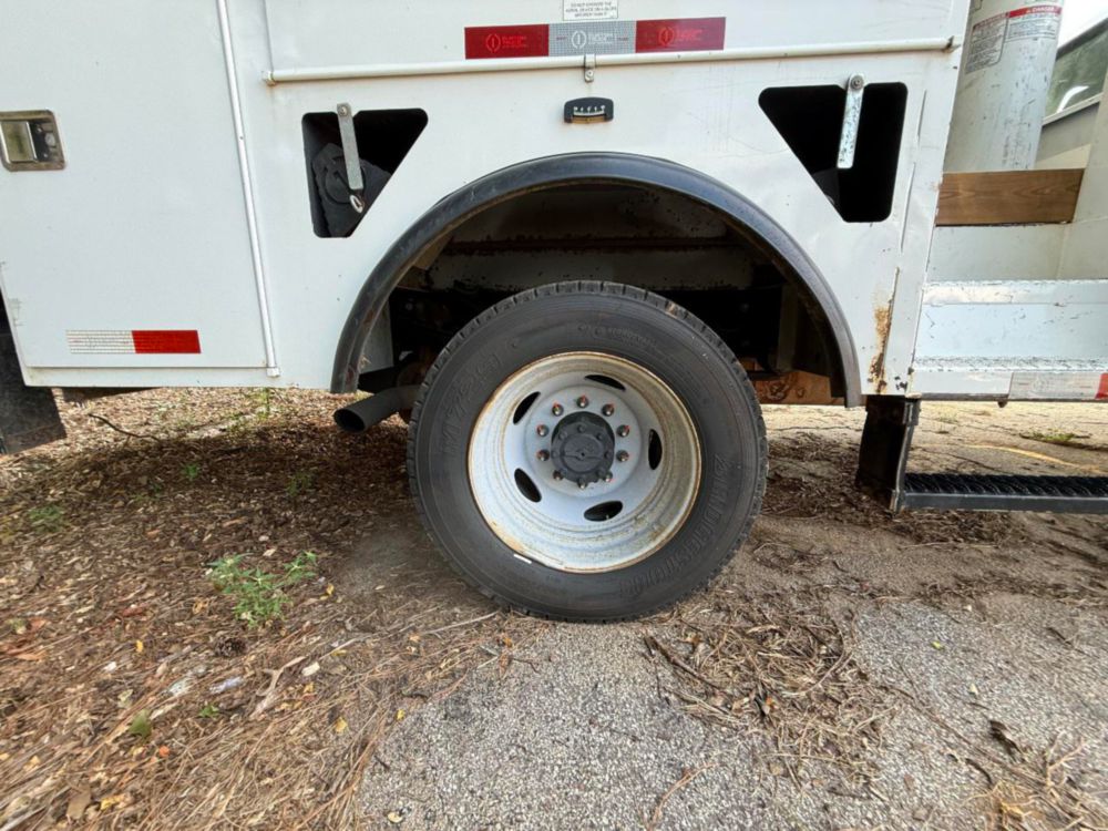 Versalift STP-36-NE Cable Placer on 2019 Ford F550 4x2