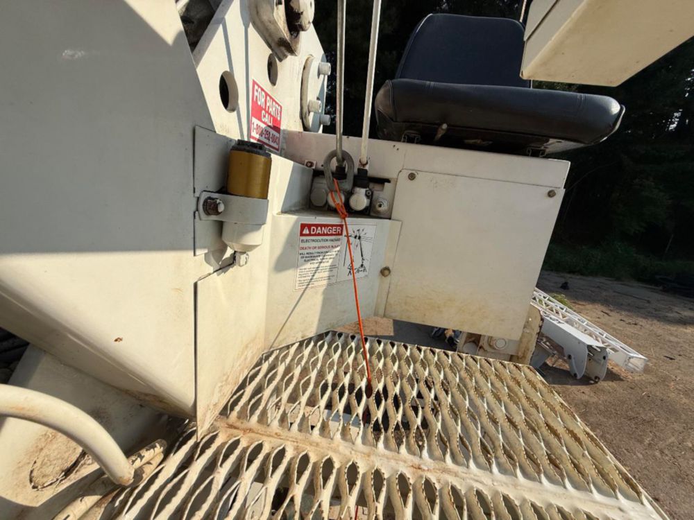 Terex Commander 4047 Track Digger Derrick on 2010 Prinoth GT1600 Track