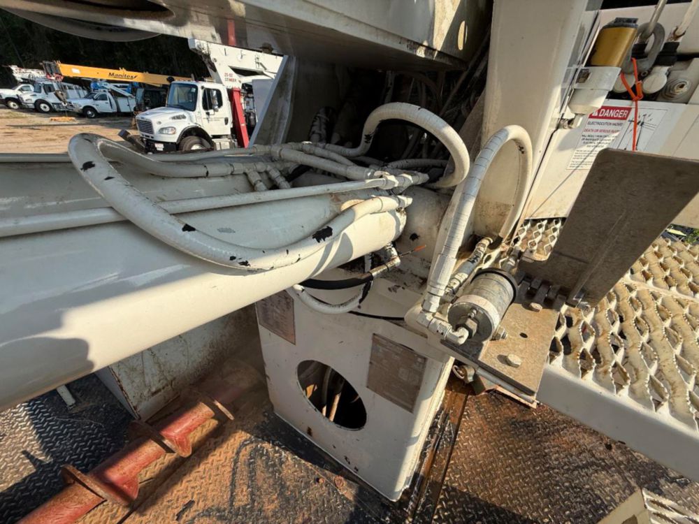 Terex Commander 4047 Track Digger Derrick on 2010 Prinoth GT1600 Track
