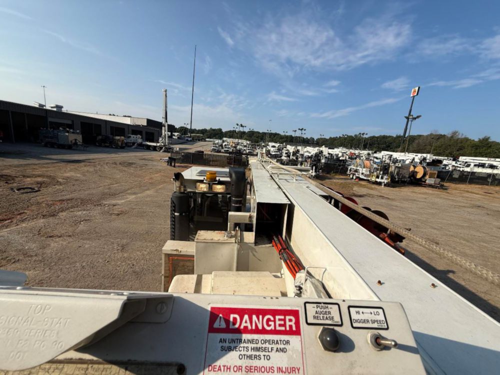 Terex Commander 4047 Track Digger Derrick on 2010 Prinoth GT1600 Track