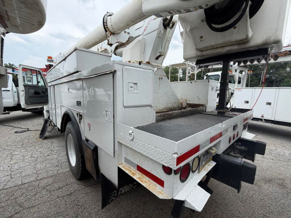 2007 Single Altec AM55 Bucket Truck
